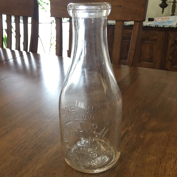 Glass milk bottle, 1 quart buy two $ 5 items for $8 - Picture 6 of 10